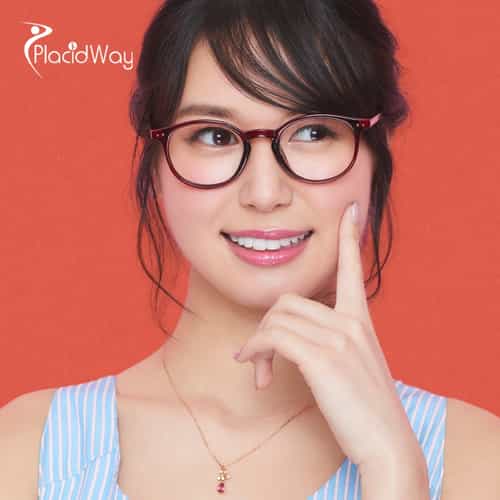 ¿Por qué la élite médica de Venezuela viaja a Colombia para realizarse tratamientos de carillas E-Max de alta gama y transformaciones de sonrisa?